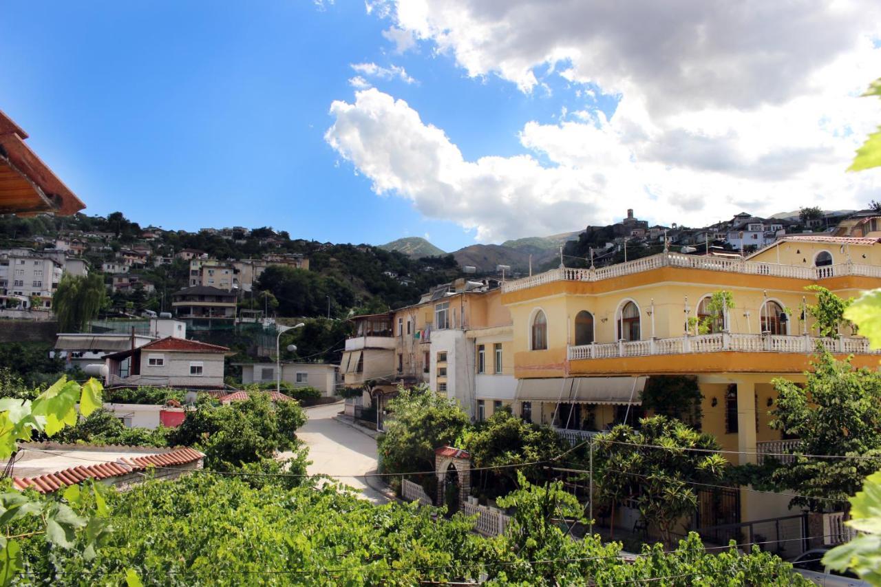 Margarita - Entire House With 4 Bedrooms And Free Parking Gjirokastra Kültér fotó