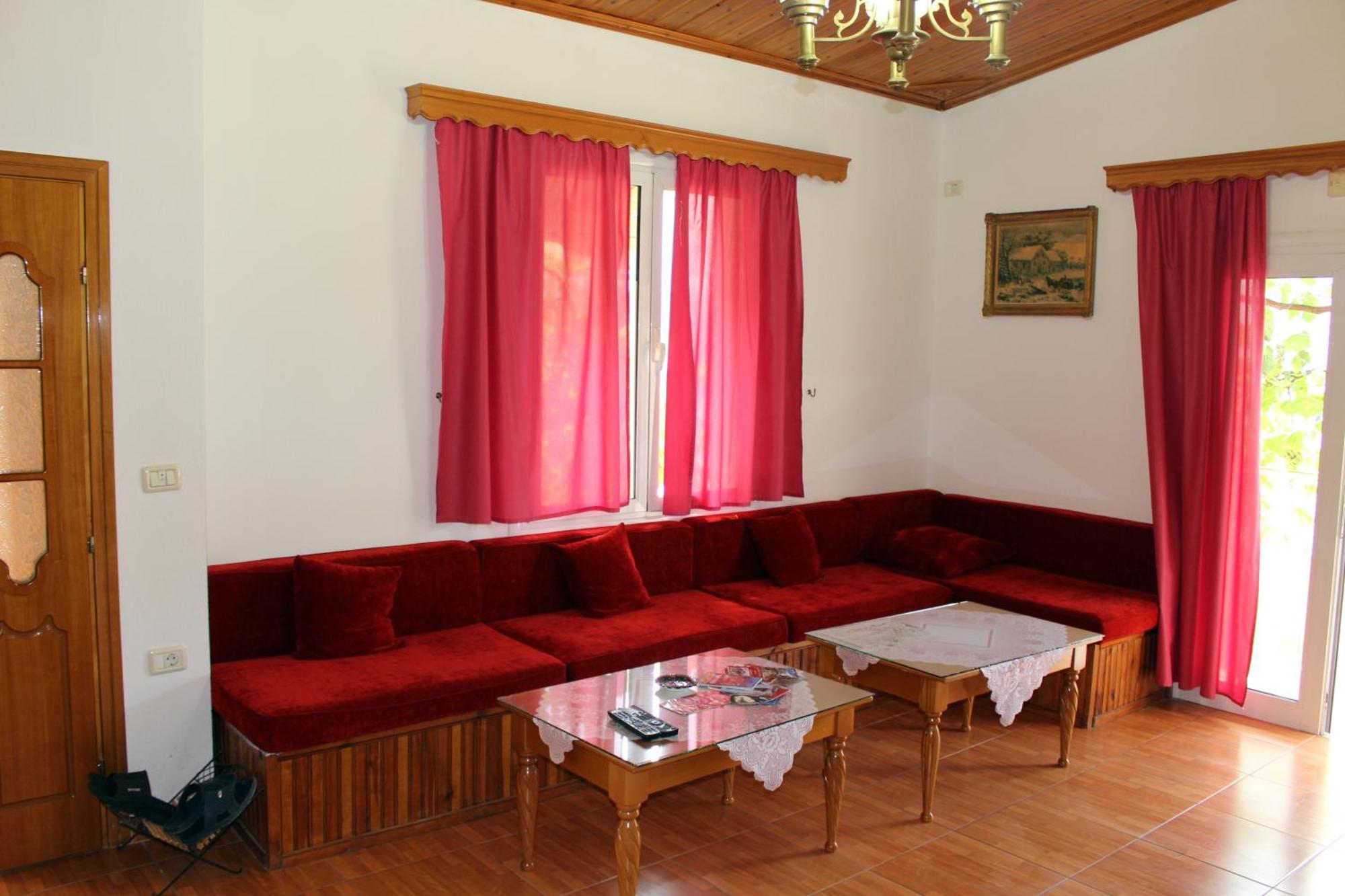 Margarita - Entire House With 4 Bedrooms And Free Parking Gjirokastra Kültér fotó